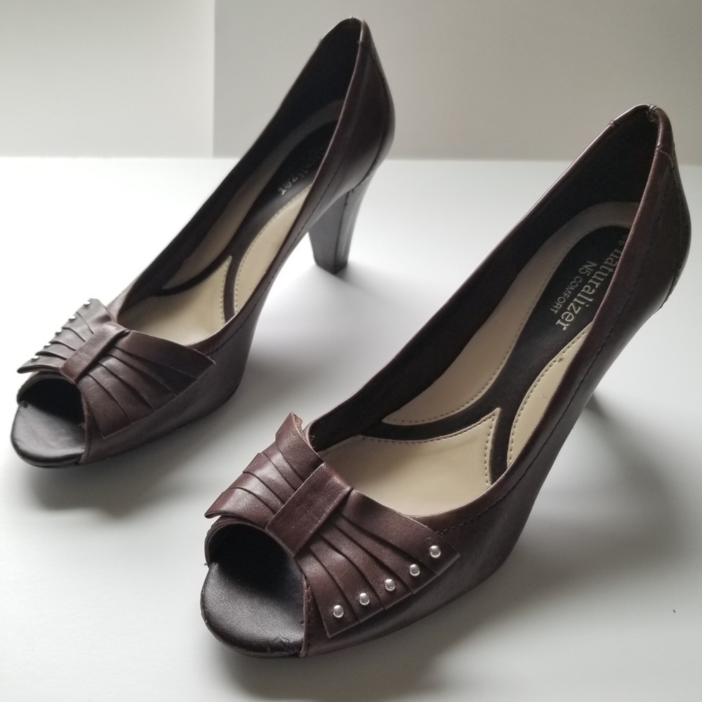 *Host pick* Women’s chocolate brown bow heel